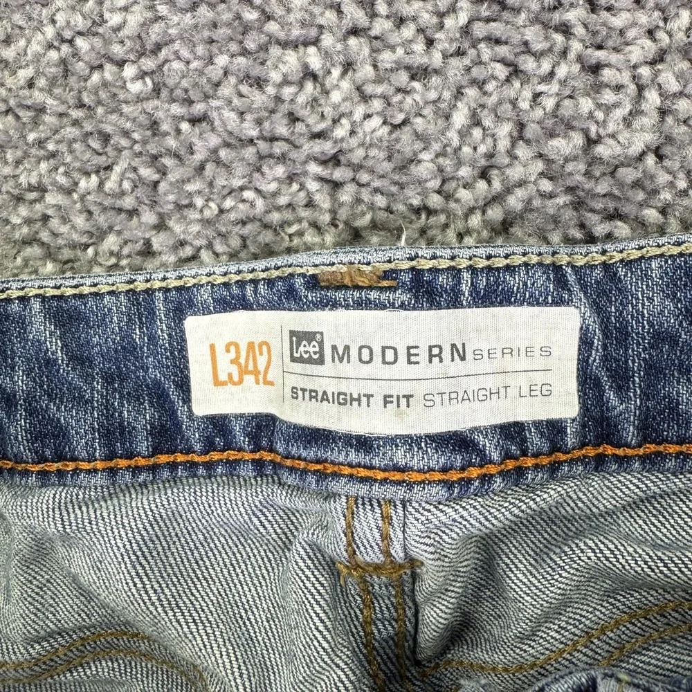 Lee L342 Modern Series Jeans Mens 32x30 Blue Straight Distressed Denim Workwear